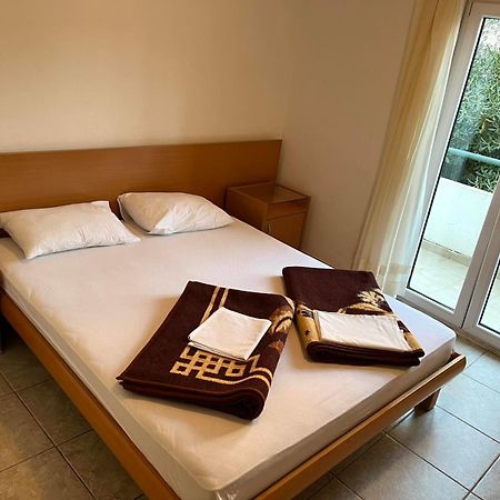Apartments And Room Mv Petrovac Exterior foto