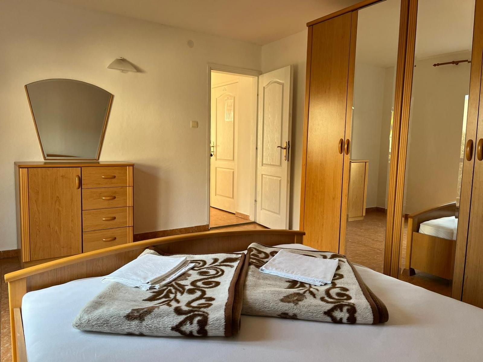 Apartments And Room Mv Petrovac Exterior foto