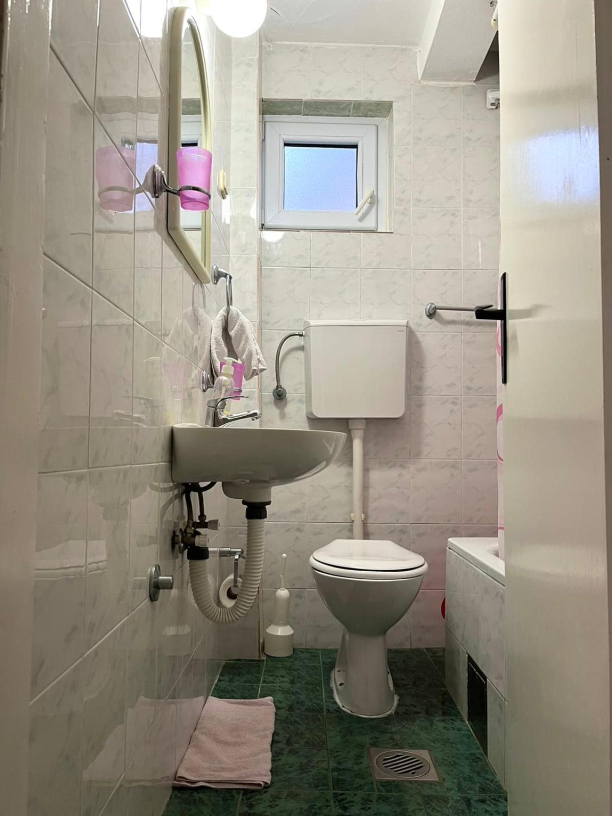 Apartments And Room Mv Petrovac Quarto foto